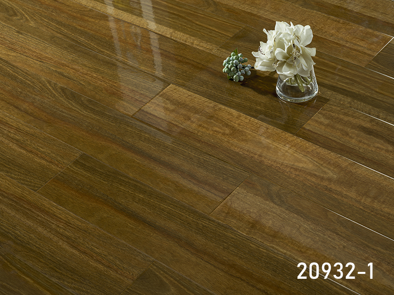 20932-1 Gloss Piano laminate floor